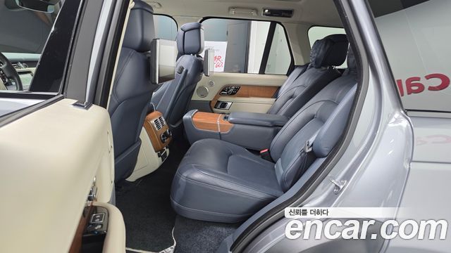 Land Rover Range Rover 2021 — photo 13