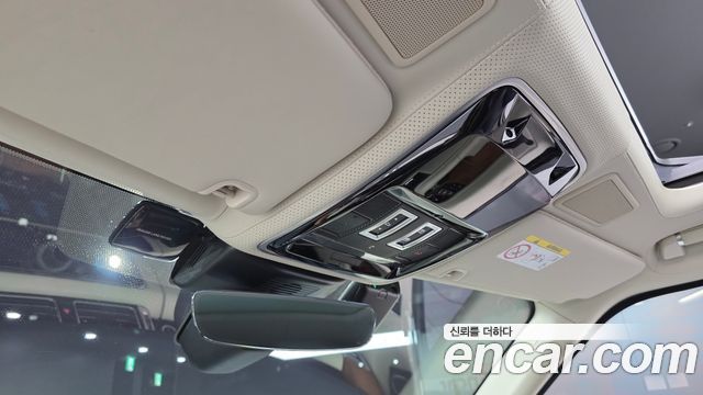 Land Rover Range Rover 2021 — photo 18