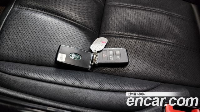 Land Rover Range Rover Evoque 2022 — photo 15