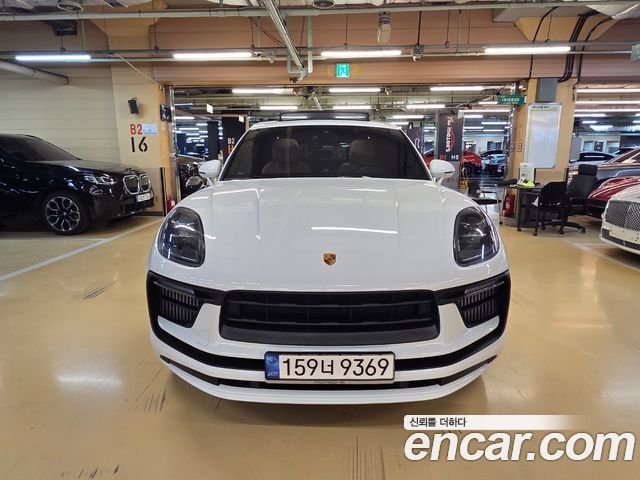 Porsche Macan 2022 — photo 3