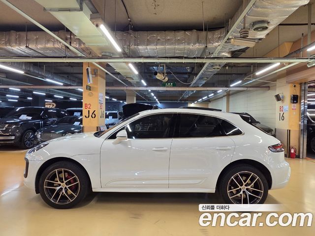 Porsche Macan 2022 — photo 6