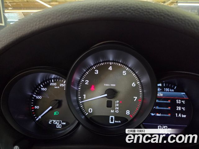 Porsche Macan 2022 — photo 8