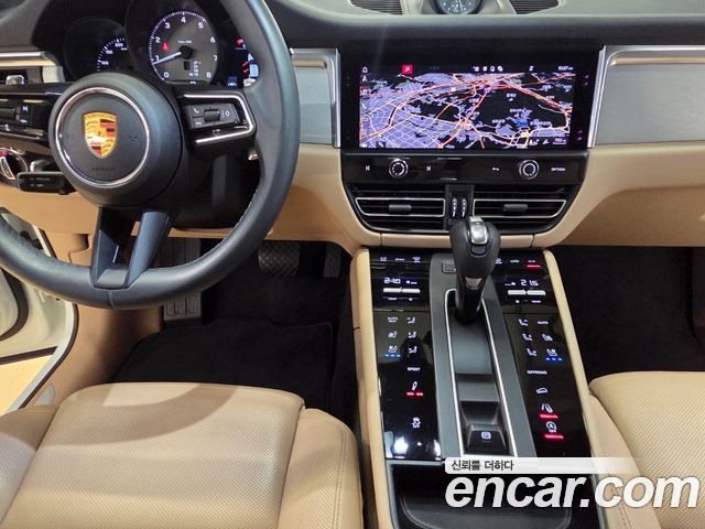 Porsche Macan 2022 — photo 9