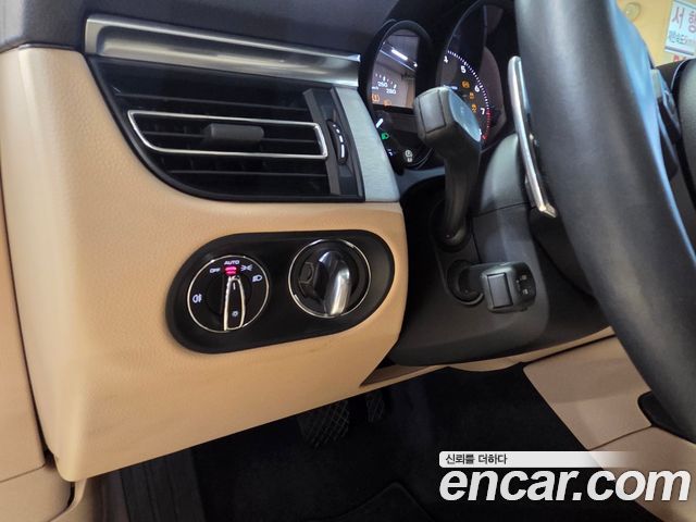 Porsche Macan 2022 — photo 10