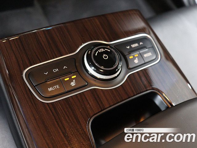 Kia K7 2016 — photo 15