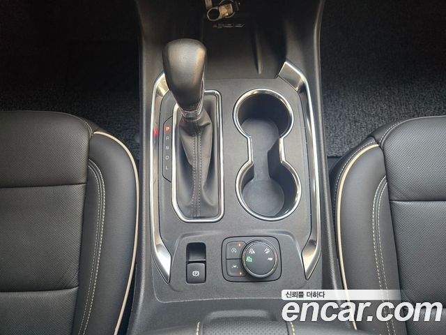 Chevrolet Korea Traverse 2022 — photo 13