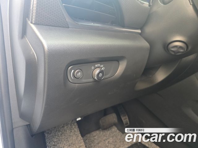 Chevrolet Korea Traverse 2022 — photo 15