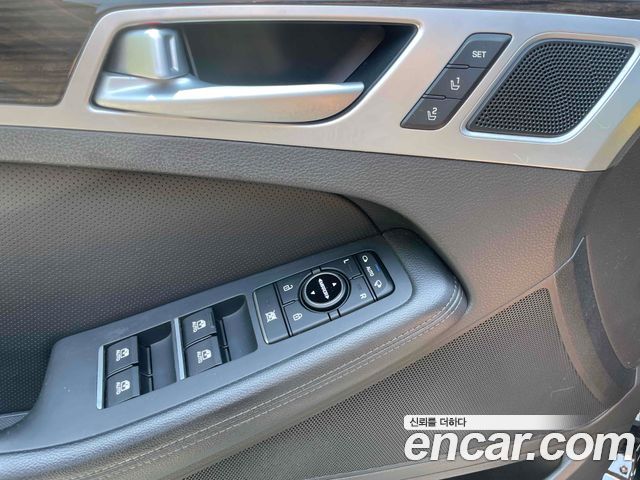 Genesis G80 2017 — photo 18