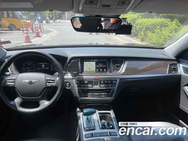 Genesis G80 2017 — photo 20