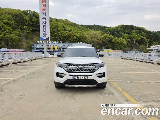 Ford Explorer 2021 — photo 2