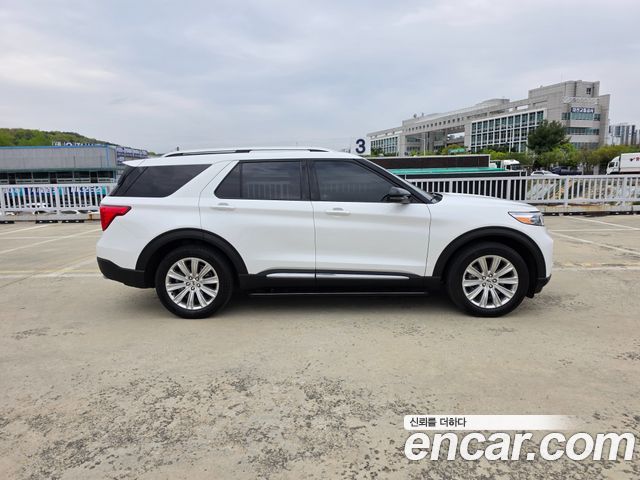 Ford Explorer 2021 — photo 4