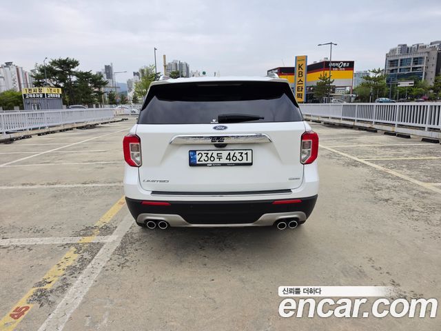 Ford Explorer 2021 — photo 6