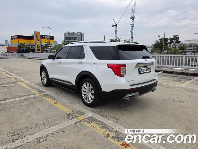 Ford Explorer 2021 — photo 8