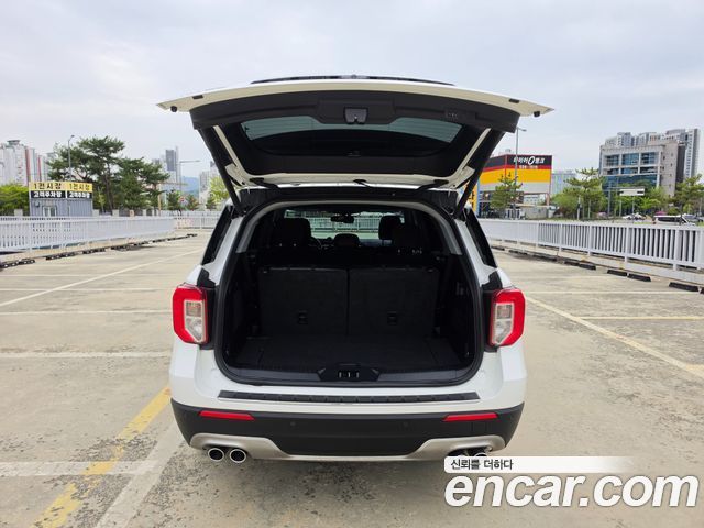 Ford Explorer 2021 — photo 10