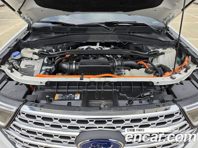 Ford Explorer 2021 — photo 13