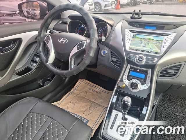 Hyundai AVANTE 2011 — photo 11