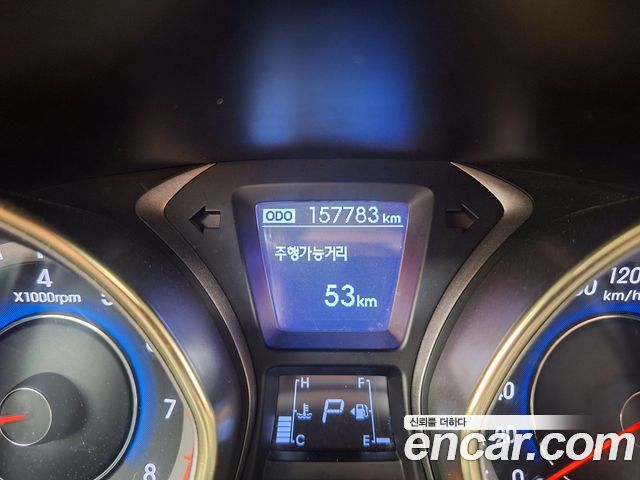 Hyundai AVANTE 2011 — photo 12