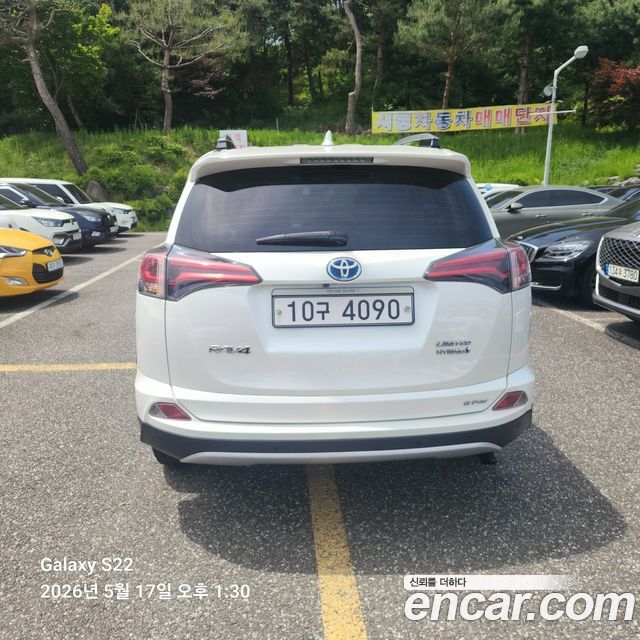 Toyota RAV4 2017 — photo 4