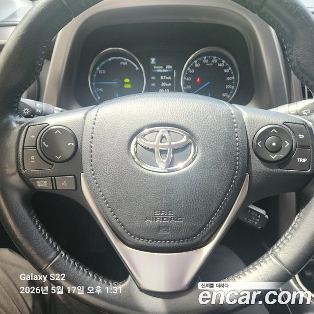 Toyota RAV4 2017 — photo 14