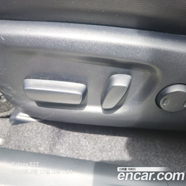 Toyota RAV4 2017 — photo 20