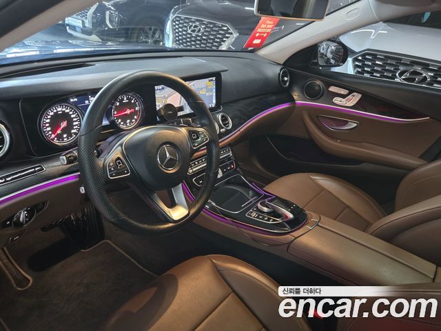 Mercedes-Benz E-Class 2018 — photo 12