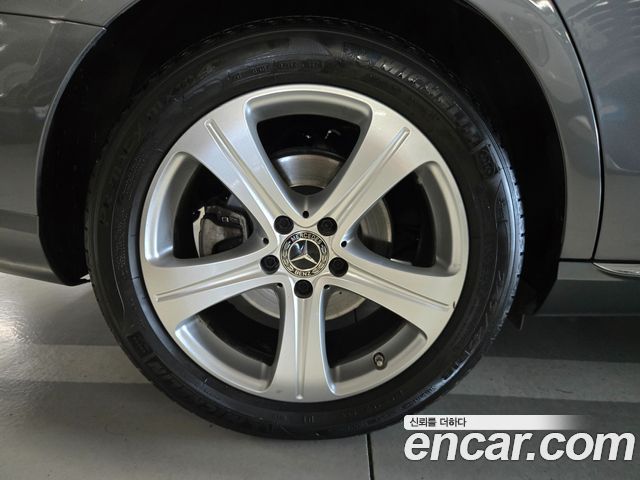 Mercedes-Benz E-Class 2018 — photo 20