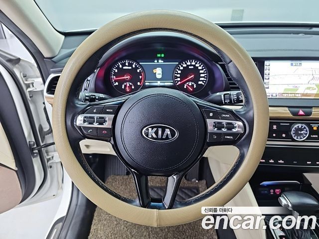 Kia K7 2017 — photo 9