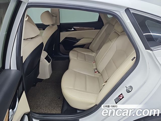 Kia K7 2017 — photo 12