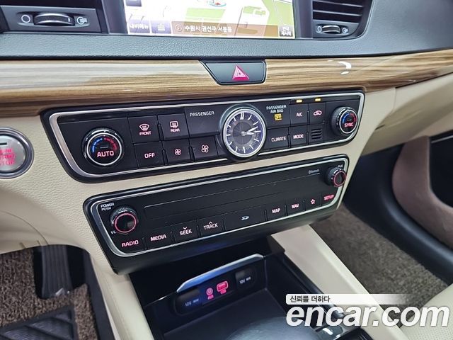 Kia K7 2017 — photo 17