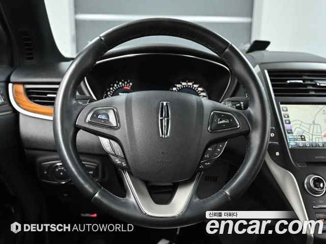 Lincoln MKC 2017 — photo 13