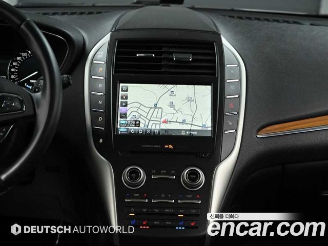 Lincoln MKC 2017 — photo 14