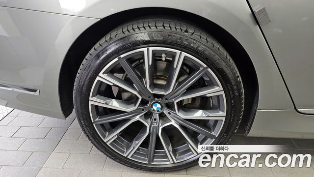 BMW 7-Series 2020 — photo 5