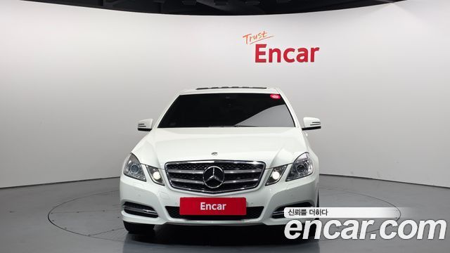 Mercedes-Benz E-Class 2011 — photo 3