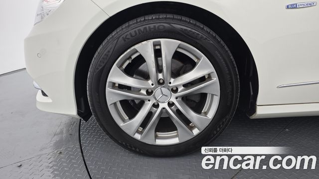 Mercedes-Benz E-Class 2011 — photo 5