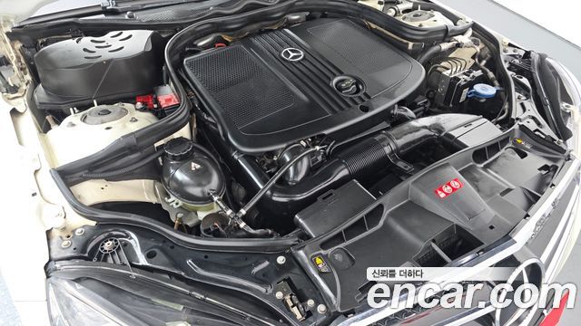 Mercedes-Benz E-Class 2011 — photo 6