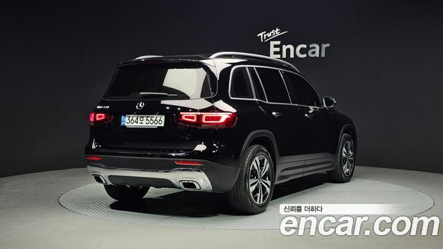 Mercedes-Benz GLB-Class 2021 — photo 2