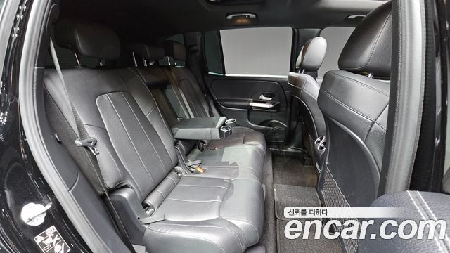 Mercedes-Benz GLB-Class 2021 — photo 23