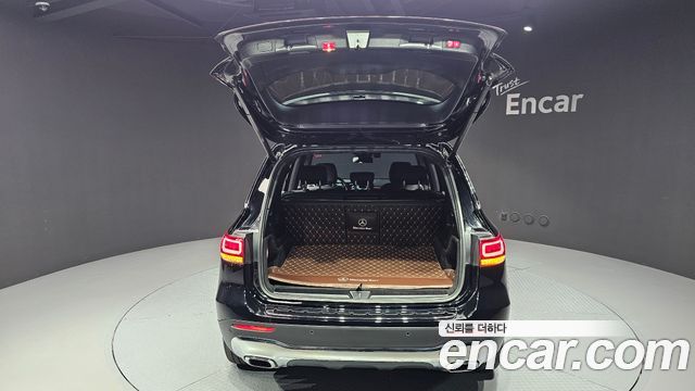 Mercedes-Benz GLB-Class 2021 — photo 24