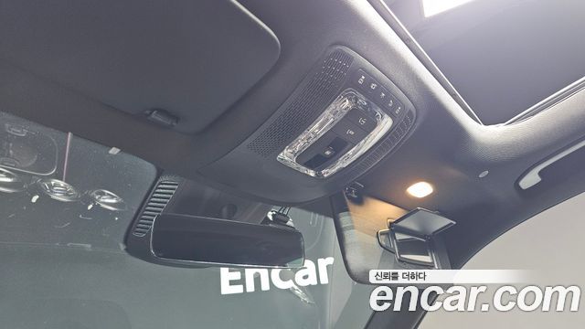 Mercedes-Benz GLB-Class 2021 — photo 34
