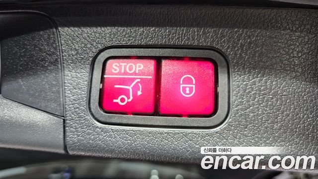 Mercedes-Benz GLB-Class 2021 — photo 36