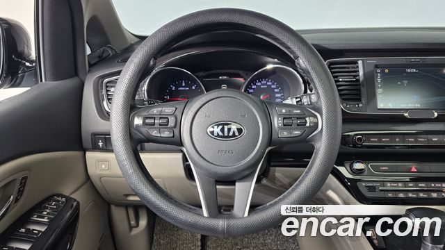 Kia Canival 2019 — photo 12
