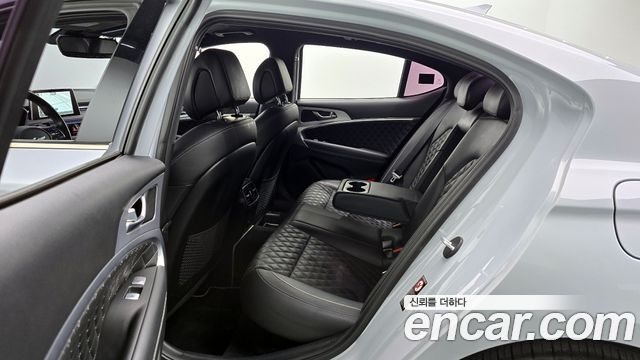 Genesis G70 2019 — photo 17