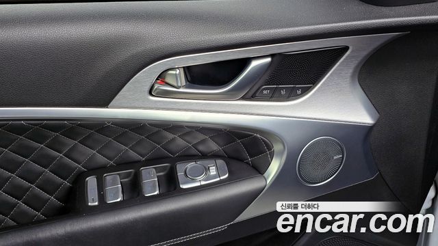 Genesis G70 2019 — photo 26