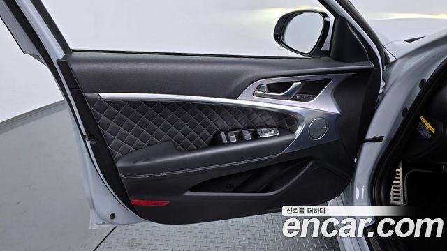 Genesis G70 2019 — photo 14