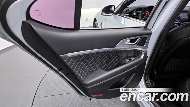 Genesis G70 2019 — photo 15