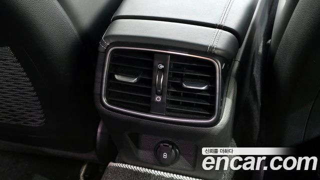 Genesis G70 2019 — photo 28