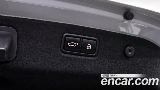 Genesis G70 2019 — photo 30