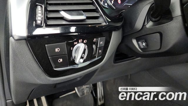 BMW 5-Series 2018 — photo 22