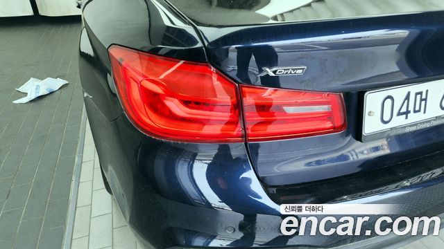 BMW 5-Series 2018 — photo 9