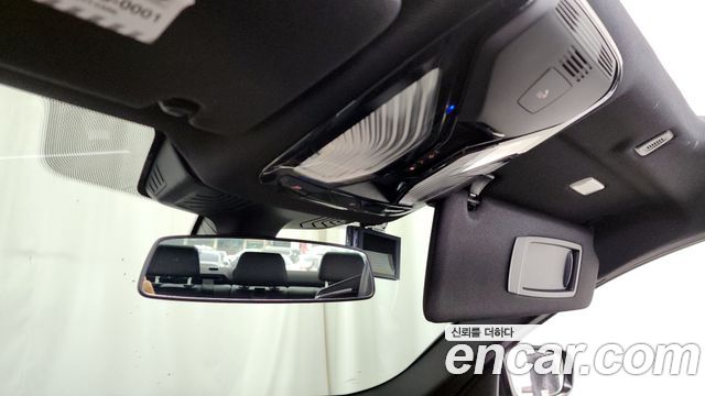 BMW 5-Series 2018 — photo 31